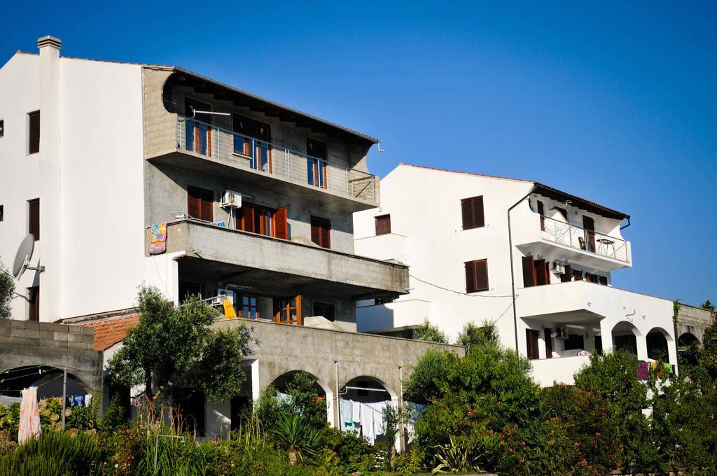 Apartments Adrialuka Dubrava  Eksteriør bilde